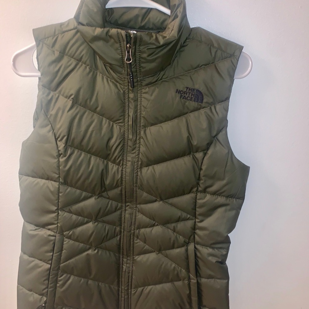 North Face olive green vest size XS